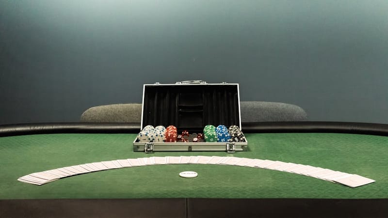 Thinking in Bets: Decisions Like a Poker Pro