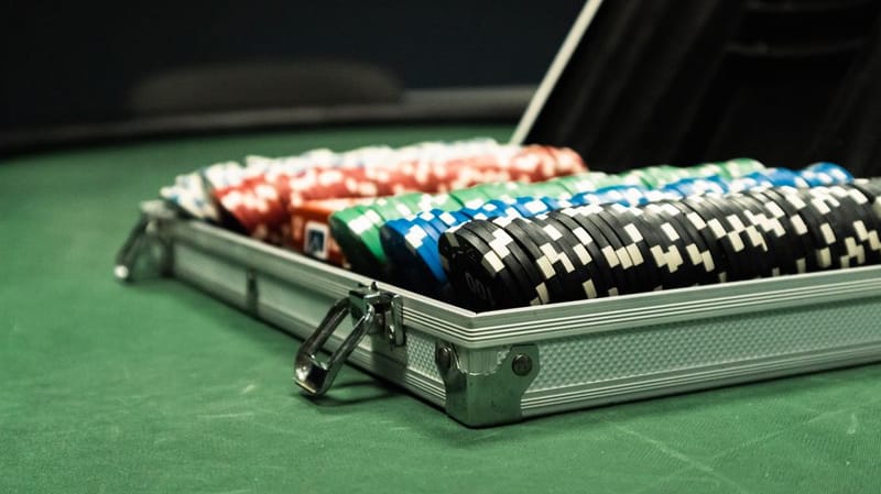 Expected Value in Poker Tournaments